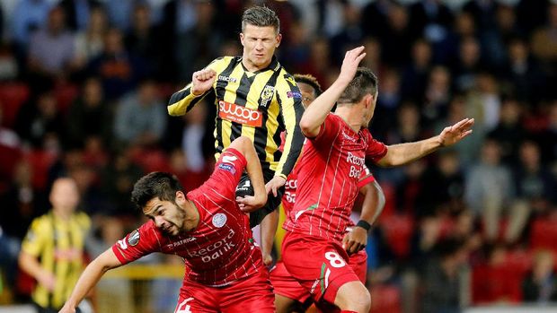 Sandy Walsh (kiri) berhasrat membela Timnas Indonesia.