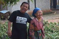 Roel bersama janda.