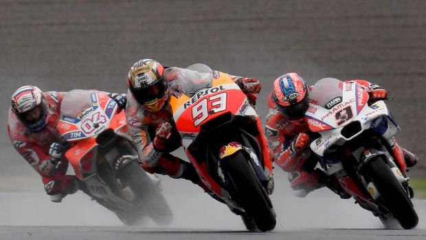 Andrea Dovizioso memberikan pujian pada Marc Marquez.