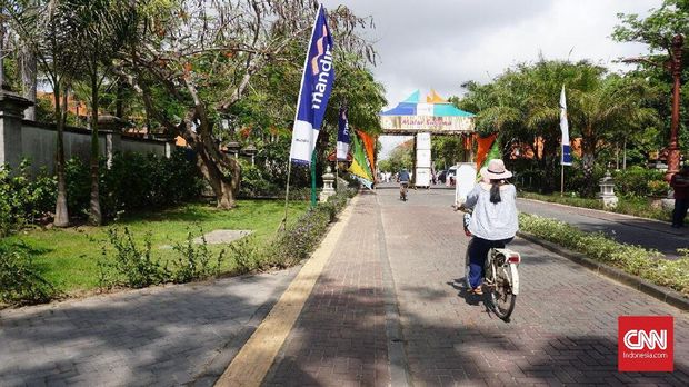 Menikmati Nusa Dua Selayaknya Turis