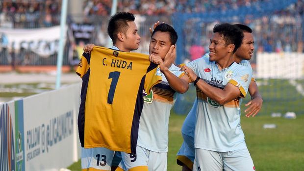 Choirul Huda menjadi sosok pengayom bagi para pemain muda Persela Lamongan.
