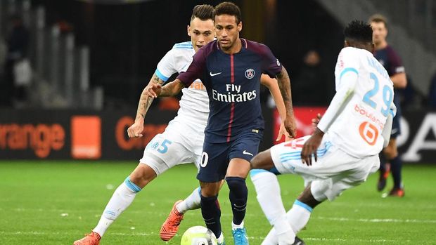 Neymar disebut Unai Emery harus mengalami pelanggaran keras sebanyak empat kali. (