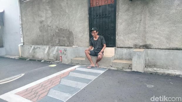 Begini Cara Membuat Lukisan Menipu Mata di Kampung 3D Depok