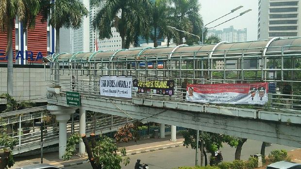 Panglima TNI Ditolak AS, Spanduk 'Pulangkan WN AS' Terbentang