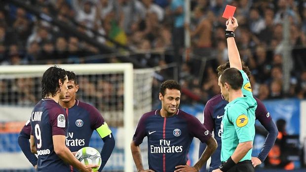 Unai Emery menegaskan Neymar masih ingin bermain di PSG. (