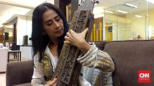 Ayu Laksmi juga seniman.