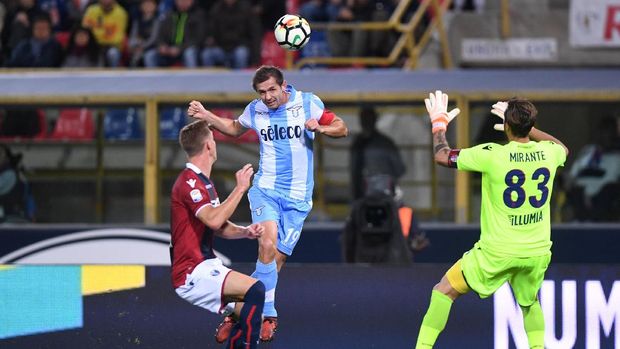 Senad Lulic mencetak gol, assist dan gol bunuh diri ketika Lazio bertemu dengan Bologna.