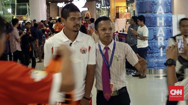 Popularitas Bambang Pamungkas masih belum pudar di kalangan The Jakmania.