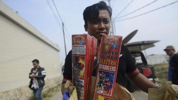 Percikan Las Diduga Penyebab Kebakaran Pabrik Kembang Api