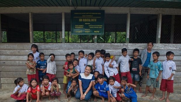 Suka Duka Helen Mengajar Anak Pedalaman Sumatera