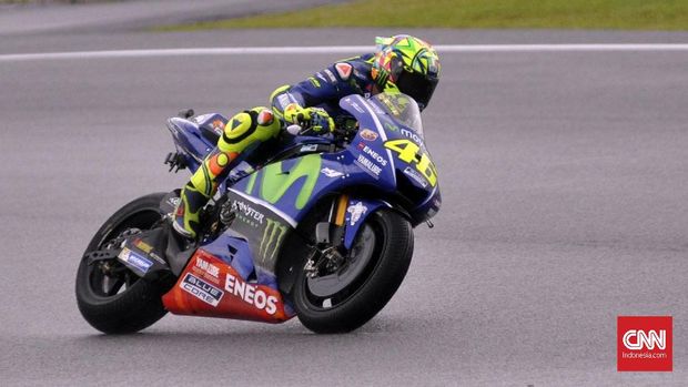 Valentino Rossi berharap tim mekanik bisa segera memperbaiki motor bermesin baru yang akan digunakan musim depan.