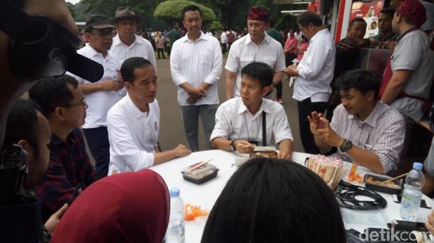 Jokowi Ingin DKI Bisa Bantu UMKM Kembangkan Food Truck