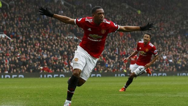 Anthony Martial menjadi penentu kemenangan Manchester United atas Tottenham Hotspur. (