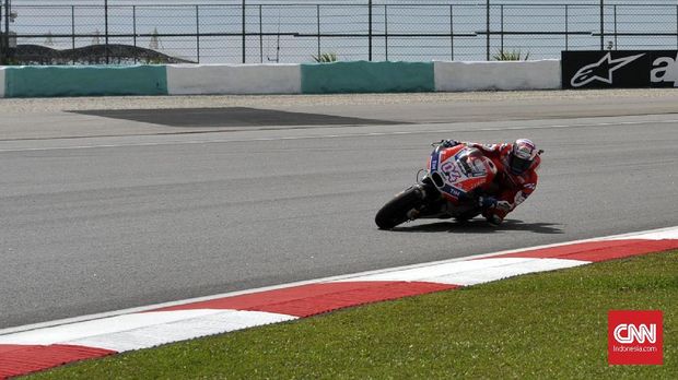 Andrea Dovizioso punya kans untuk menunda juara Marc Marquez di MotoGP Malaysia.