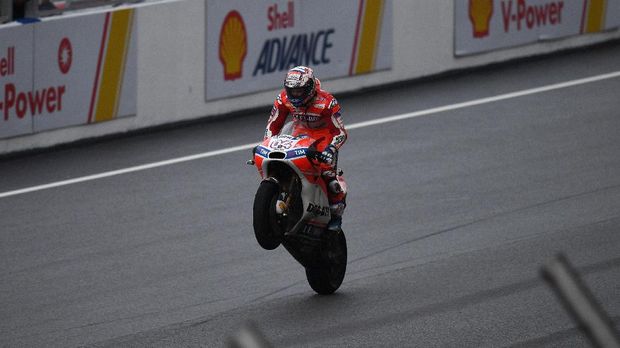 Andrea Dovizioso harus jadi juara GP Valencia sambil berharap Marc Marquez finis di luar 11 besar.