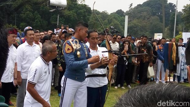 Cerita Taruna AL Ingin Belajar Panahan Gara-gara Diajari 