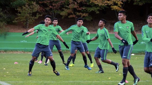 Timnas Indonesia memulai latihan siang hari pada Rabu (1/11) di Korea Selatan. (