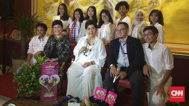 Titiek Puspa banyak memberikan kontribusi, salah satunya kepada anak-anak melalui Duta Cinta.