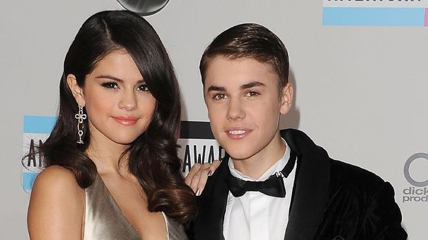Selena Gomez dikabarkan kembali bersama Justin Bieber.