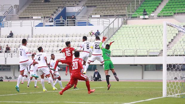 Timor Leste hanya mampu menahan gawangnya kebobolan dari Timnas Indonesia U-19 selama 50 menit. (