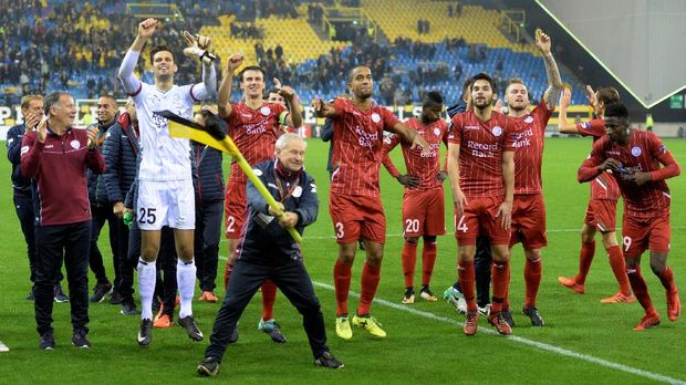 Zulte Waregem merayakan kemenangan atas Vitesse Arnhem.