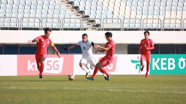 Egy Maulana Vikri mendapat pengawalan ketat dari penggawa Timnas Korea Selatan.