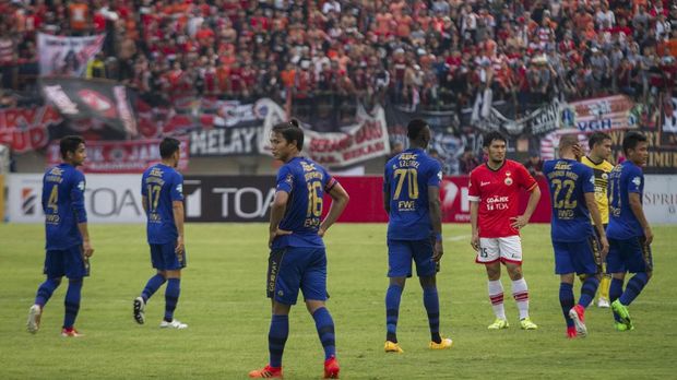 Persib Bandung mundur dari laga lawan Persija pada menit ke-83. (