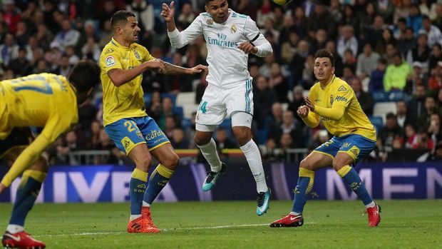 Casemiro mencetak gol pertama Real Madrid di pengujung babak pertama.