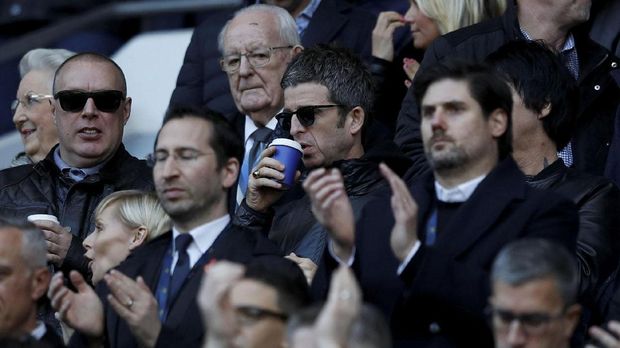 Pentolan Oasis, Noel Gallagher, kerap menyaksikan langsung pertandingan Manchester City di stadion.