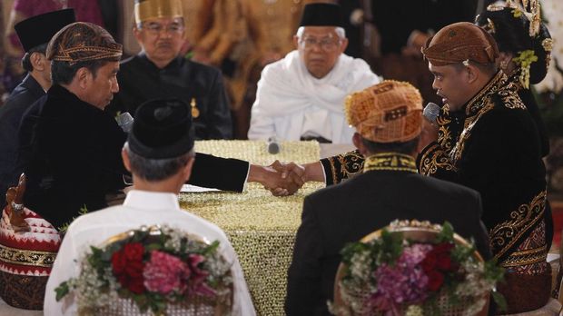 Bobby Nasution mengucap akad menikahi Kahiyang Ayu pada pukul 8.30 WIB.