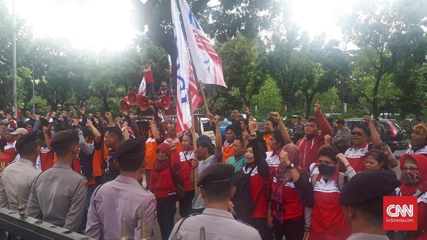 Buruh Merasa Jadi Komoditas Politik dan Korban Anies-Sandi
