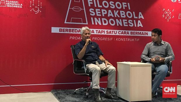 Direktur Teknik PSSI, Danurwindo, merilis buku yang akan membentuk fondasi sepak bola Indonesia.