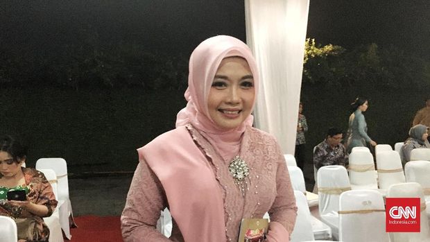 Tuty Adib, desainer di balik kebaya cantik Iriana Jokowi