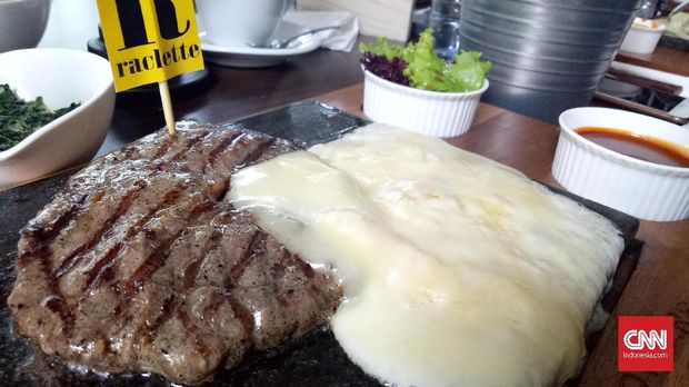 Cara Seru Menikmati Steak dan Keju
