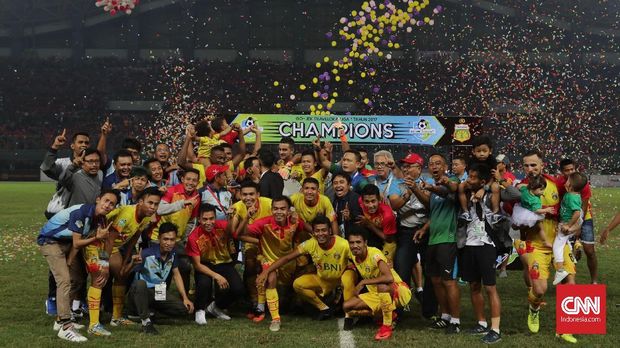 Pihak Bhayangkara FC menunggu keputusan PSSI sebelum memberikan surat keluar untuk Evan Dimas dan Ilham Udin.