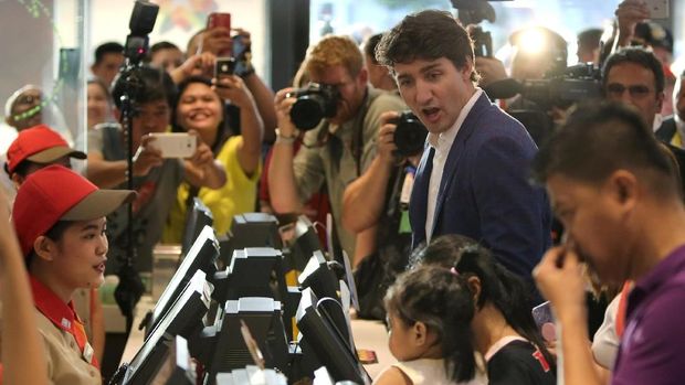 Tiba di Filipina, Trudeau Disambut Bak Bintang Pop