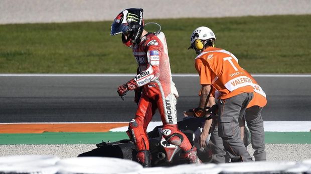 Jorge Lorenzo gagal finis pada balapan MotoGP Valencia.