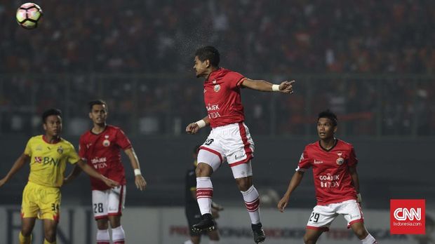 Bambang Pamungkas terdaftar sebagai pemain yang bisa dipilih untuk Indonesia Selection.