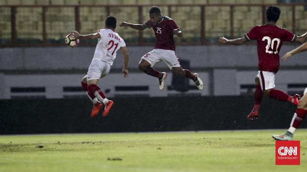 Osvaldo Haay mencetak satu gol melalui sundulan ke gawang Suriah, Kamis (16/11).