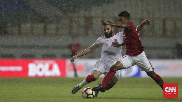 Febri Hariyadi bermain impresif di babak pertama untuk Timnas Indonesia.