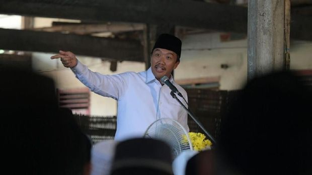 Menpora RI, Imam Nahrawi, menyampaikan pidato pada kunjungan kerjanya. (