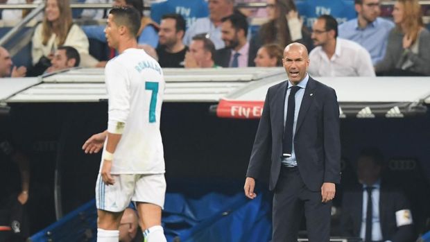 Zinedine Zidane optimistis Real Madrid akan membaik dan meraih gelar Piala Dunia Antarklub pada akhir tahun 2017.