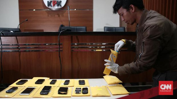 Berlian Ahmad Fathanah hingga Lukisan Sanusi Dilelang KPK