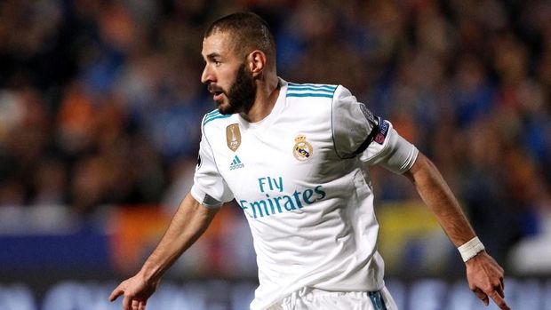 Karim Benzema membukukan gol pertama dan kedua di Liga Champions musim ini ketika menghadapi APOEL Nicosia.