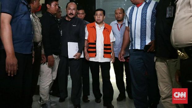 KPK Antara Praperadilan dan Limpahkan Berkas Setnov
