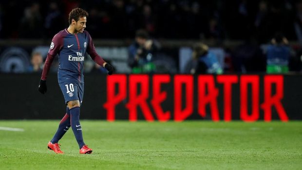 Neymar mencetak dua gol ke gawang Celtic, Rabu (22/11) waktu setempat.