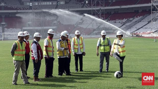 Menteri Keuangan RI Sri Mulyani memuji kualitas rumput Stadion GBK.