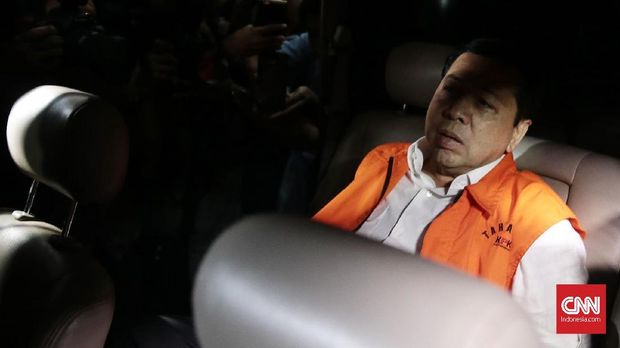 Setya Novanto usai menjalani pemeriksaan di KPK