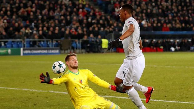 Manchester United punya banyak peluang di babak pertama namun tak ada yang berujung gol.