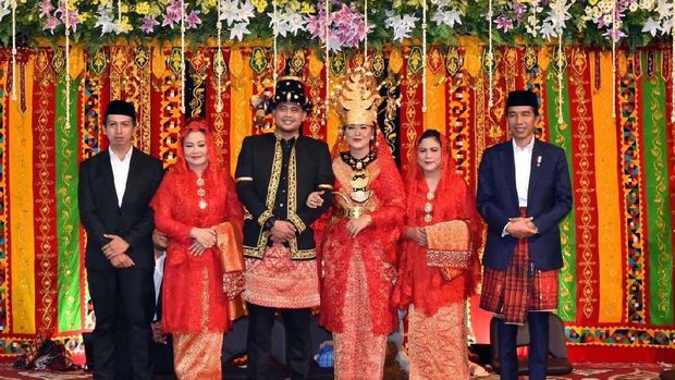3 Hal Ini Sering Ditanyakan ke Pengantin Baru Seperti Kahiyang